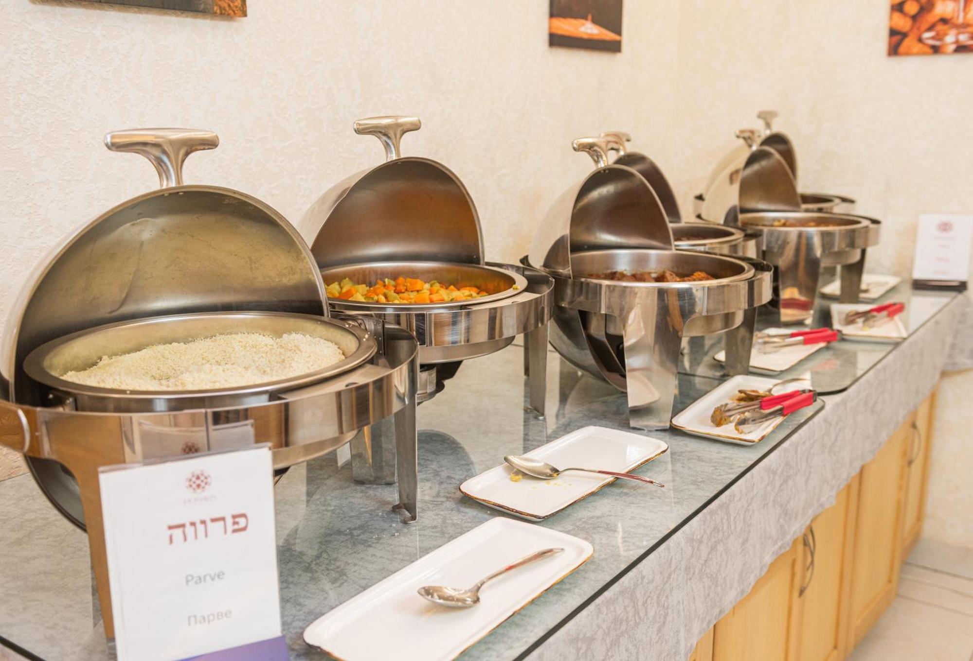 Hoshen Hotel Umanʼ Екстериор снимка
