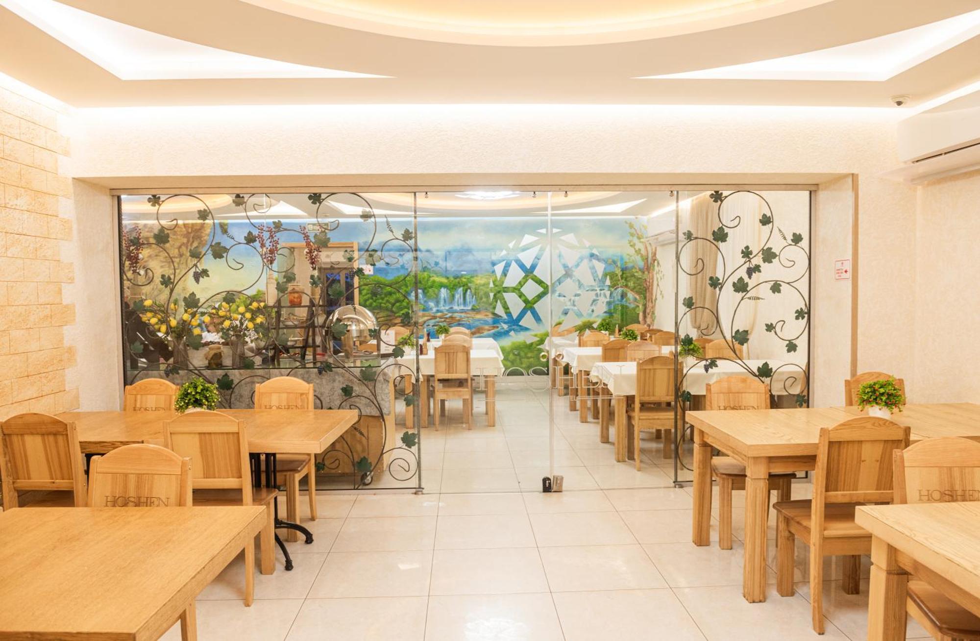 Hoshen Hotel Umanʼ Екстериор снимка