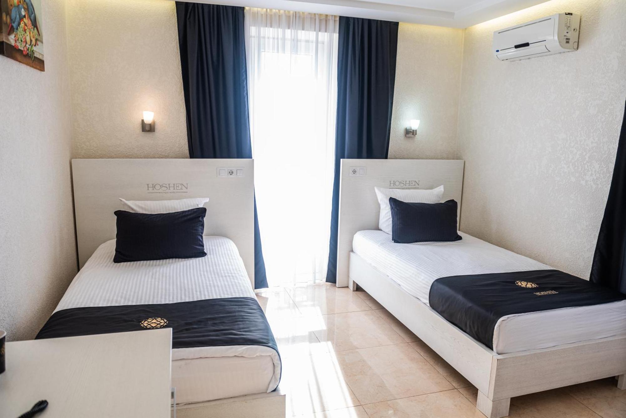 Hoshen Hotel Umanʼ Екстериор снимка