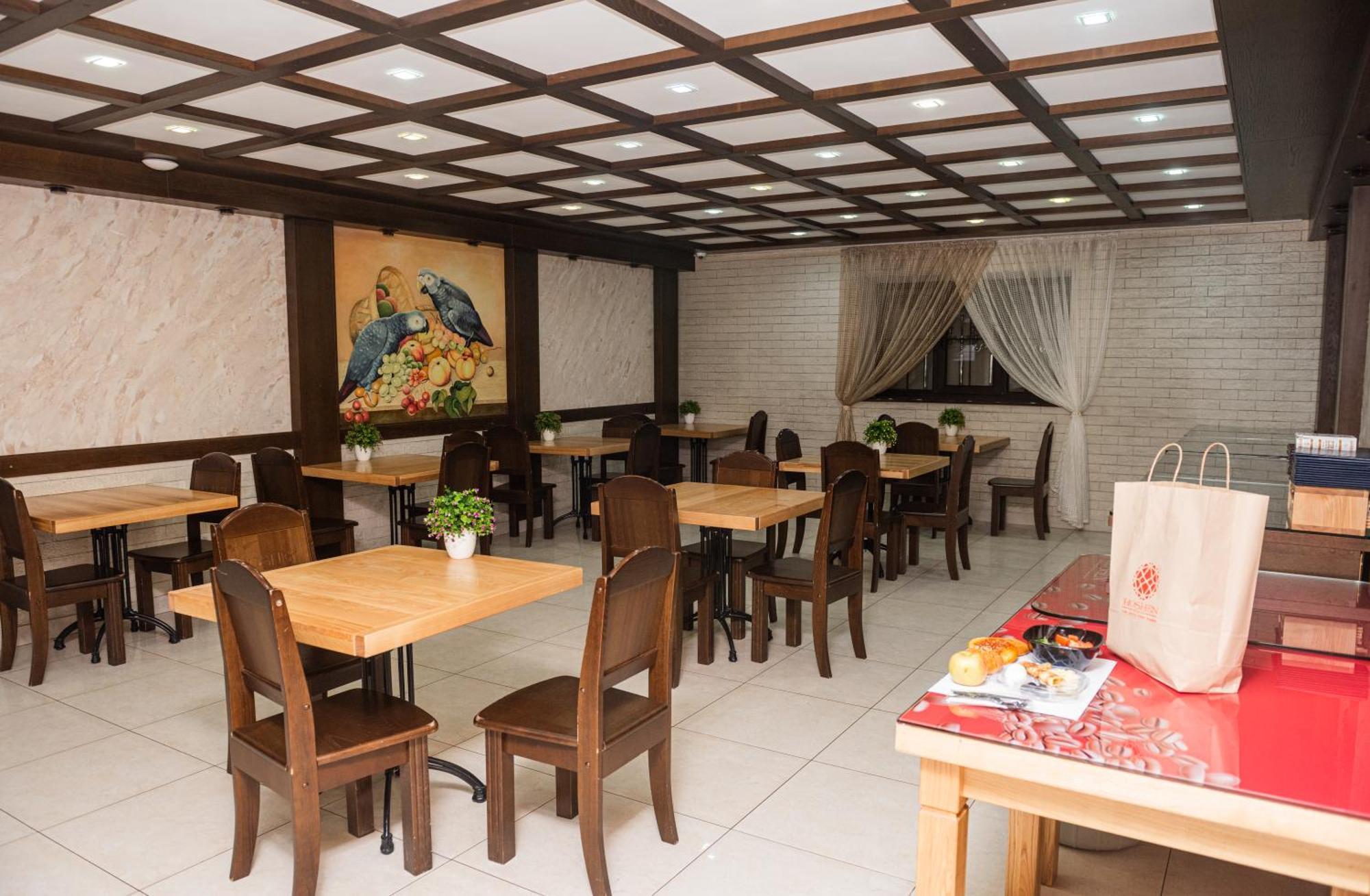 Hoshen Hotel Umanʼ Екстериор снимка