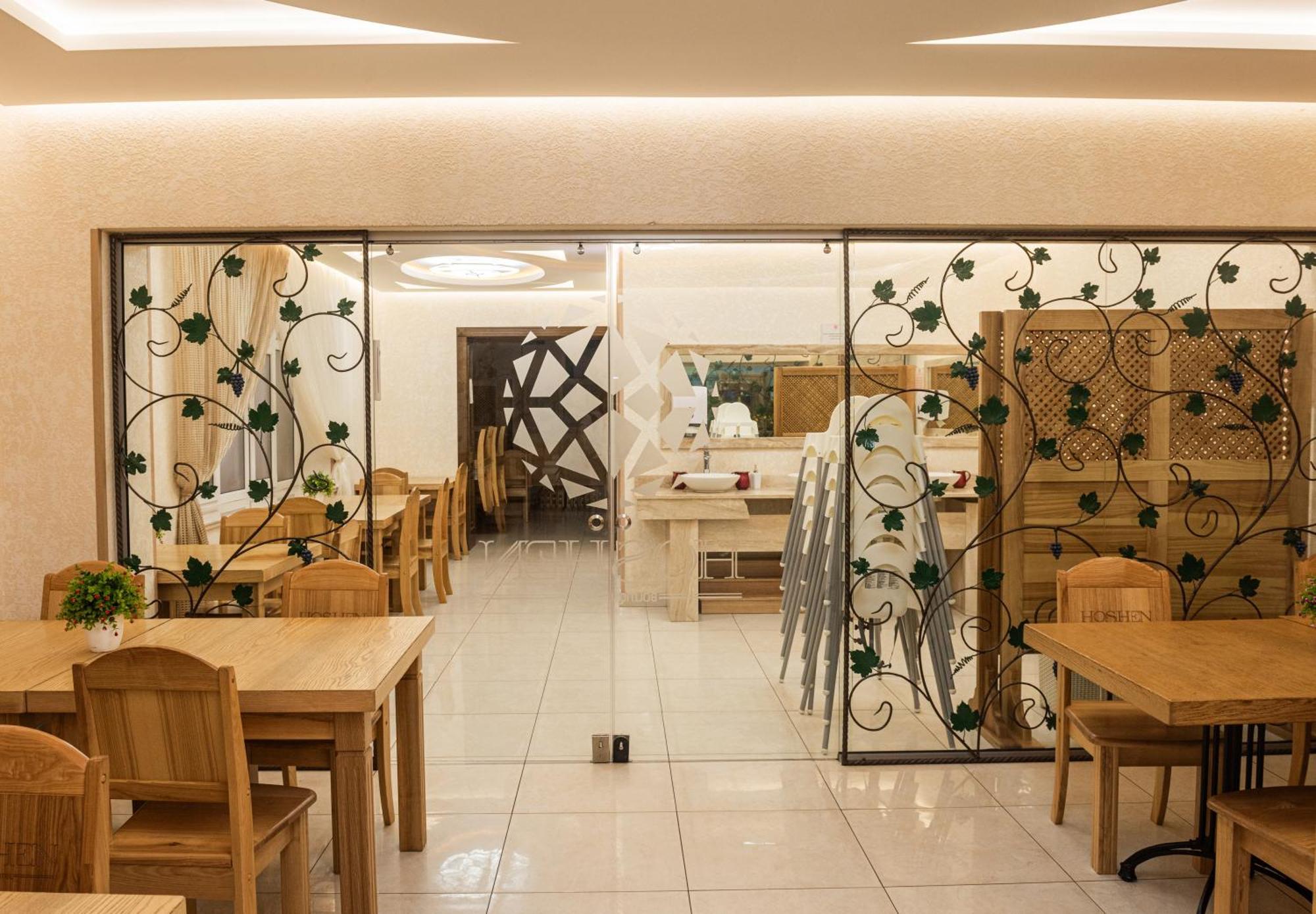 Hoshen Hotel Umanʼ Екстериор снимка