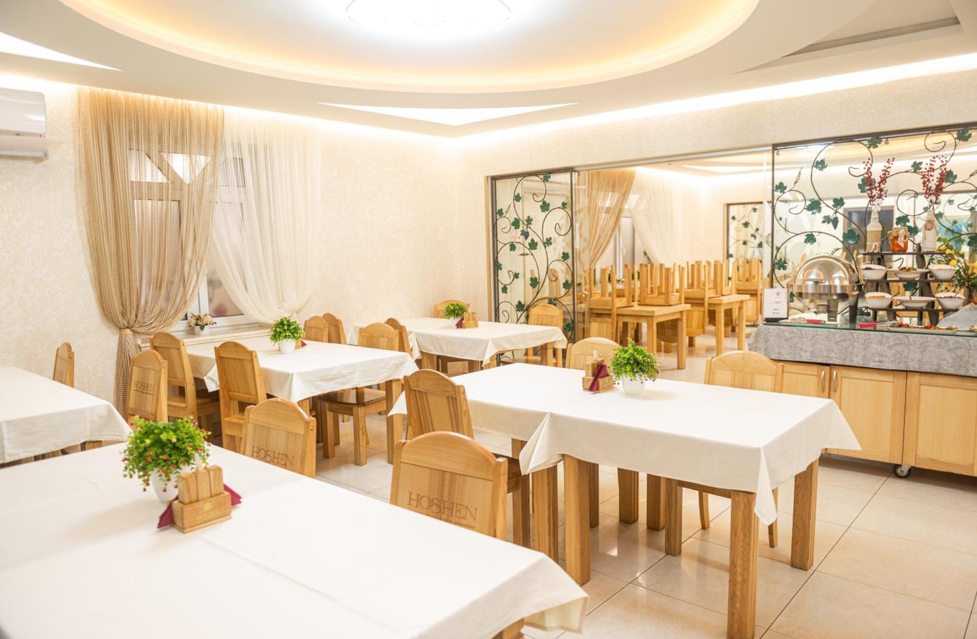 Hoshen Hotel Umanʼ Екстериор снимка