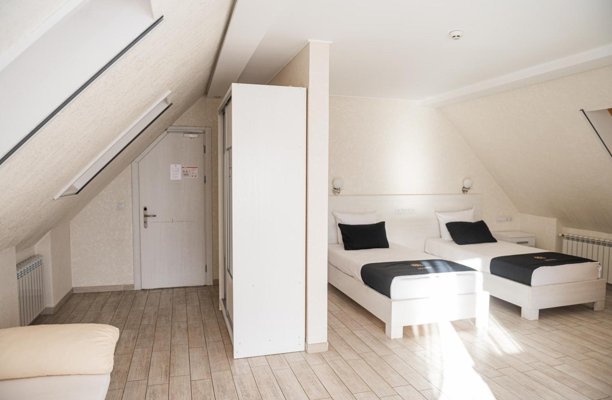 Hoshen Hotel Umanʼ Екстериор снимка