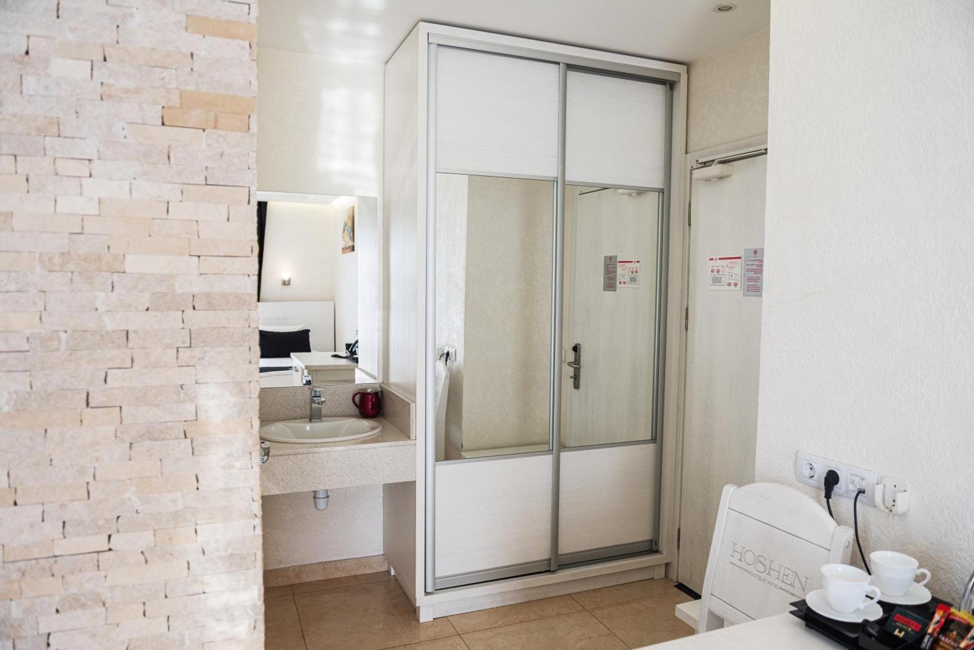 Hoshen Hotel Umanʼ Екстериор снимка