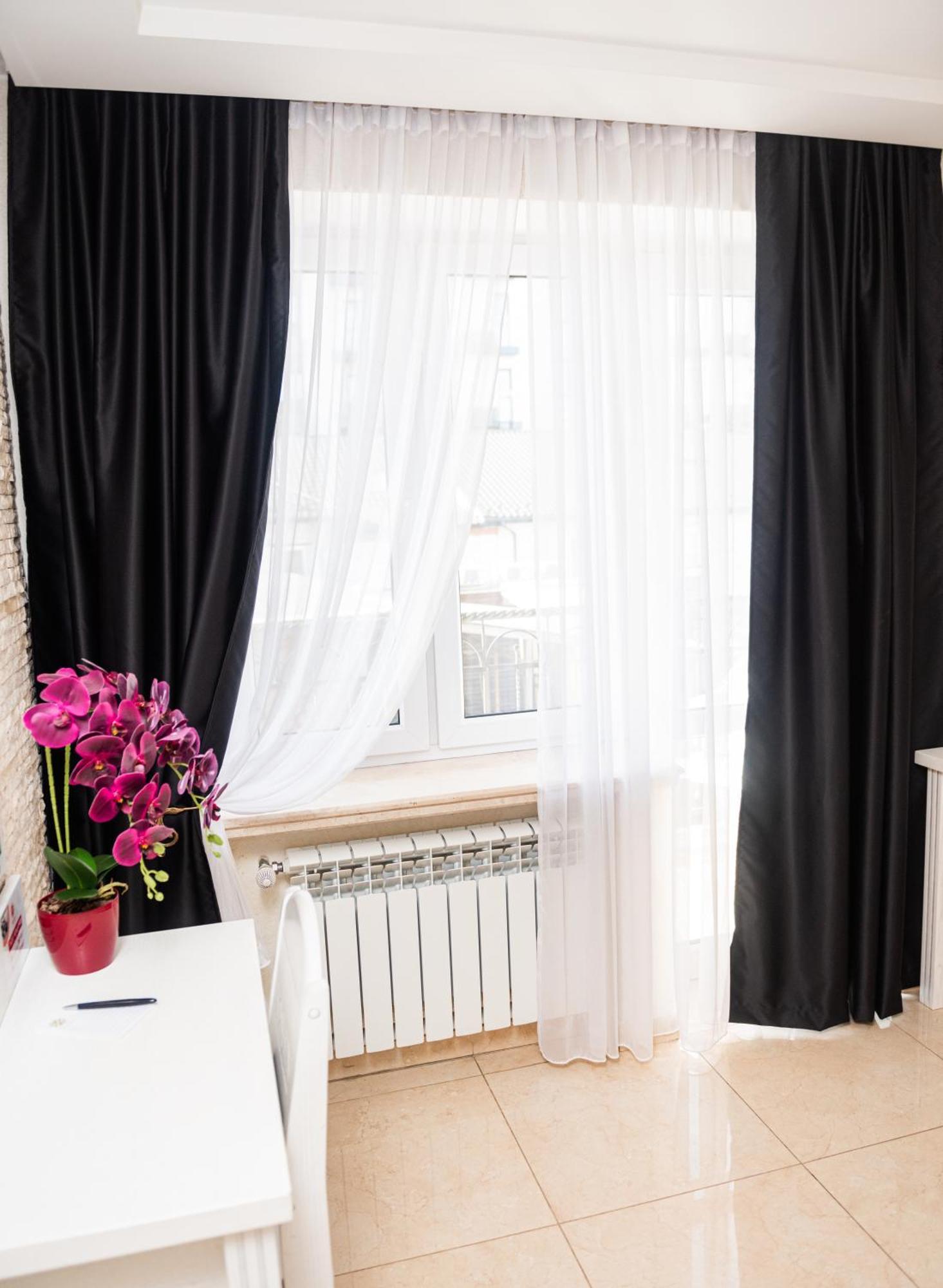 Hoshen Hotel Umanʼ Екстериор снимка