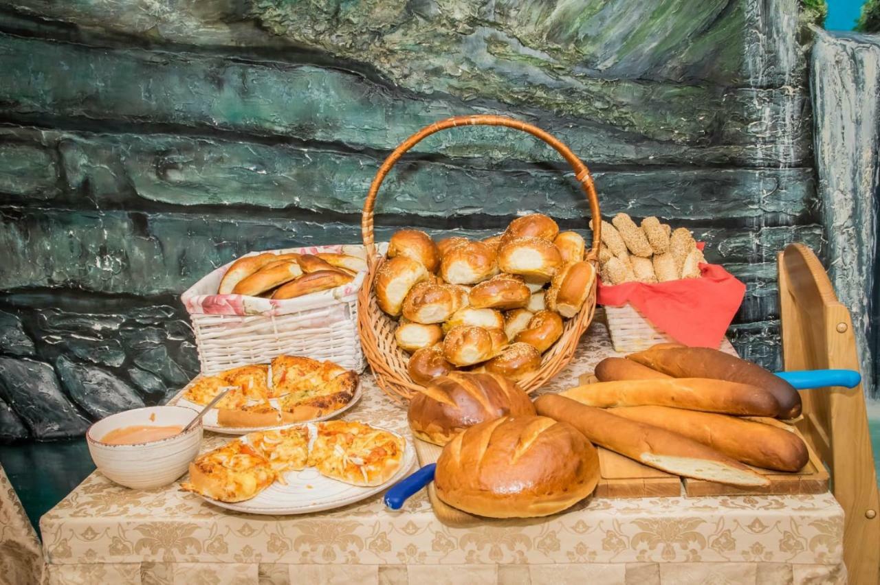 Hoshen Hotel Umanʼ Екстериор снимка